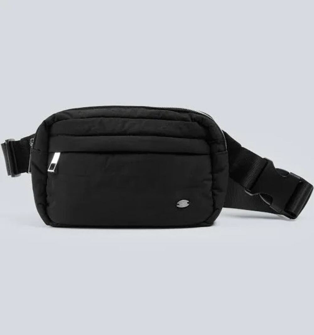 Halara One Size Black Everyday Nylon Water Resistant Workout Belt Bag Fanny Pack